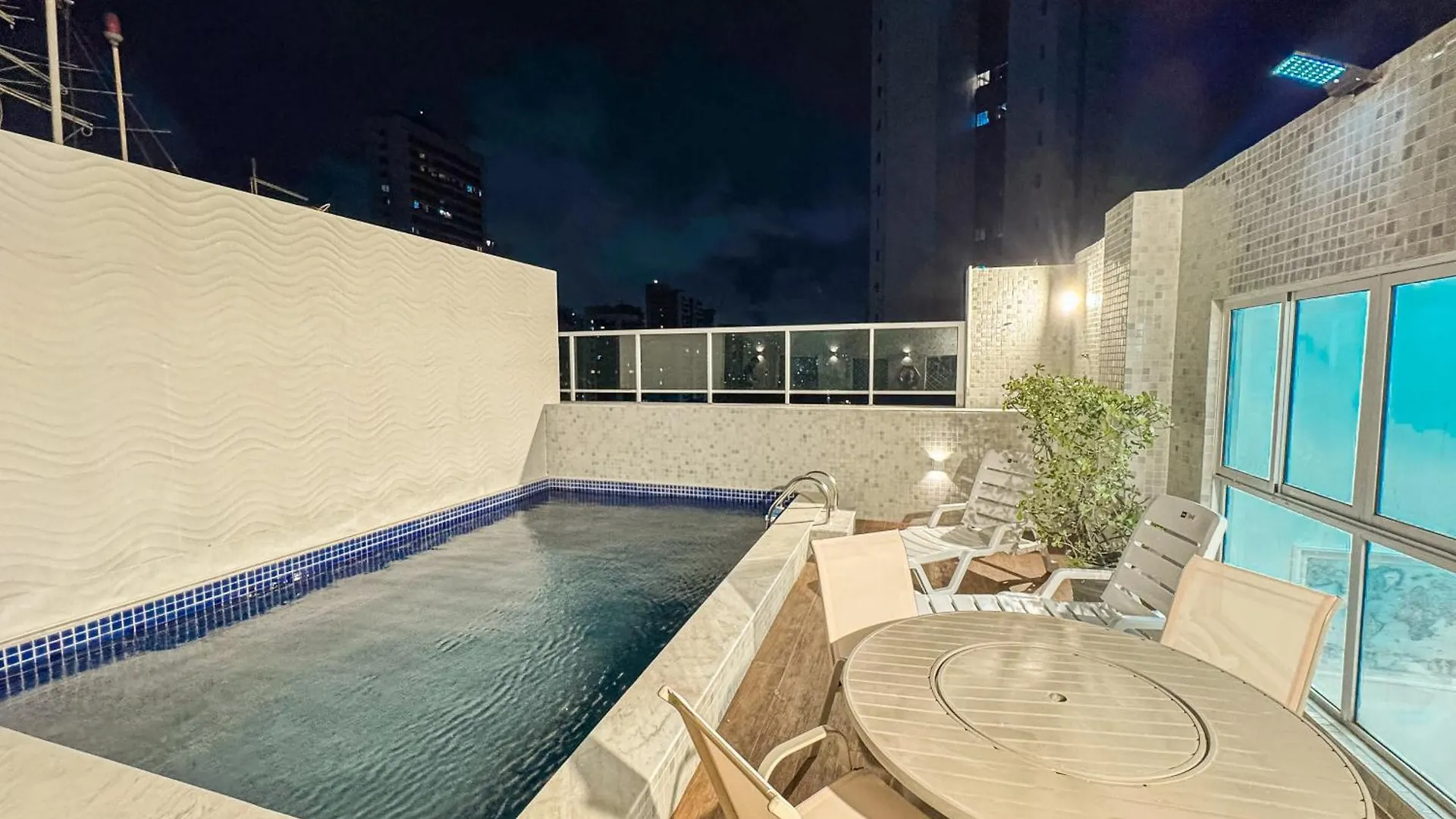 Luxury Penthouse With Private Pool contacts